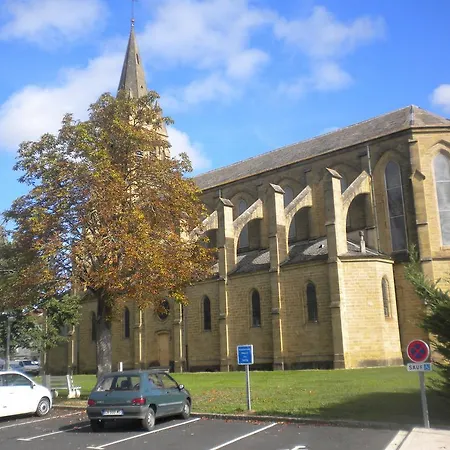 Alojamento de Acomodação e Pequeno-almoço Rue De La Fontaine