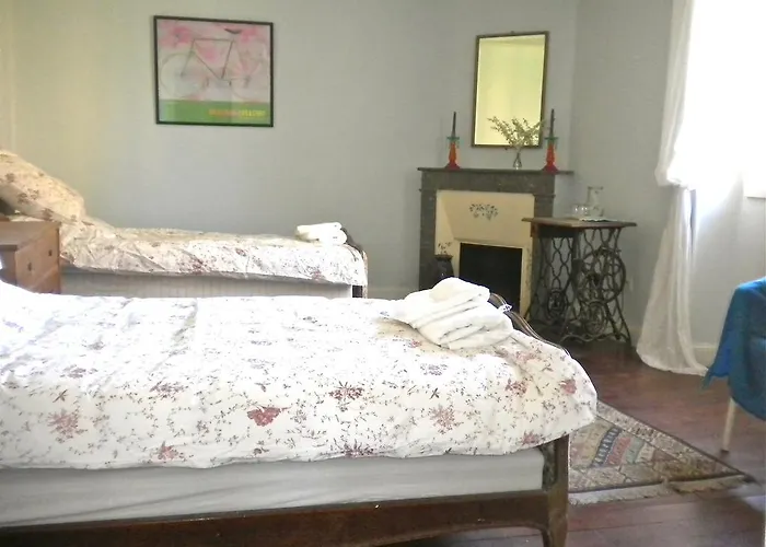 Rue De La Fontaine * Плезанс