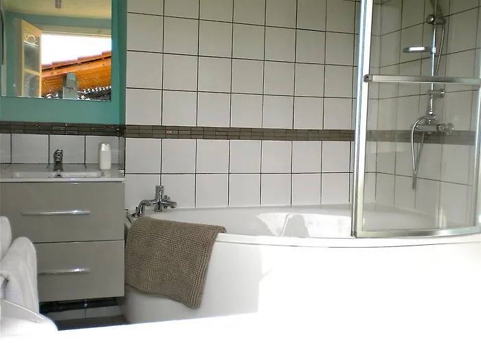 Rue De La Fontaine * Плезанс